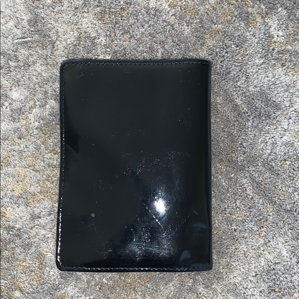 CHANEL BLACK PATENT LEATHER BI FOLD WALLET - Picture 2 of 7